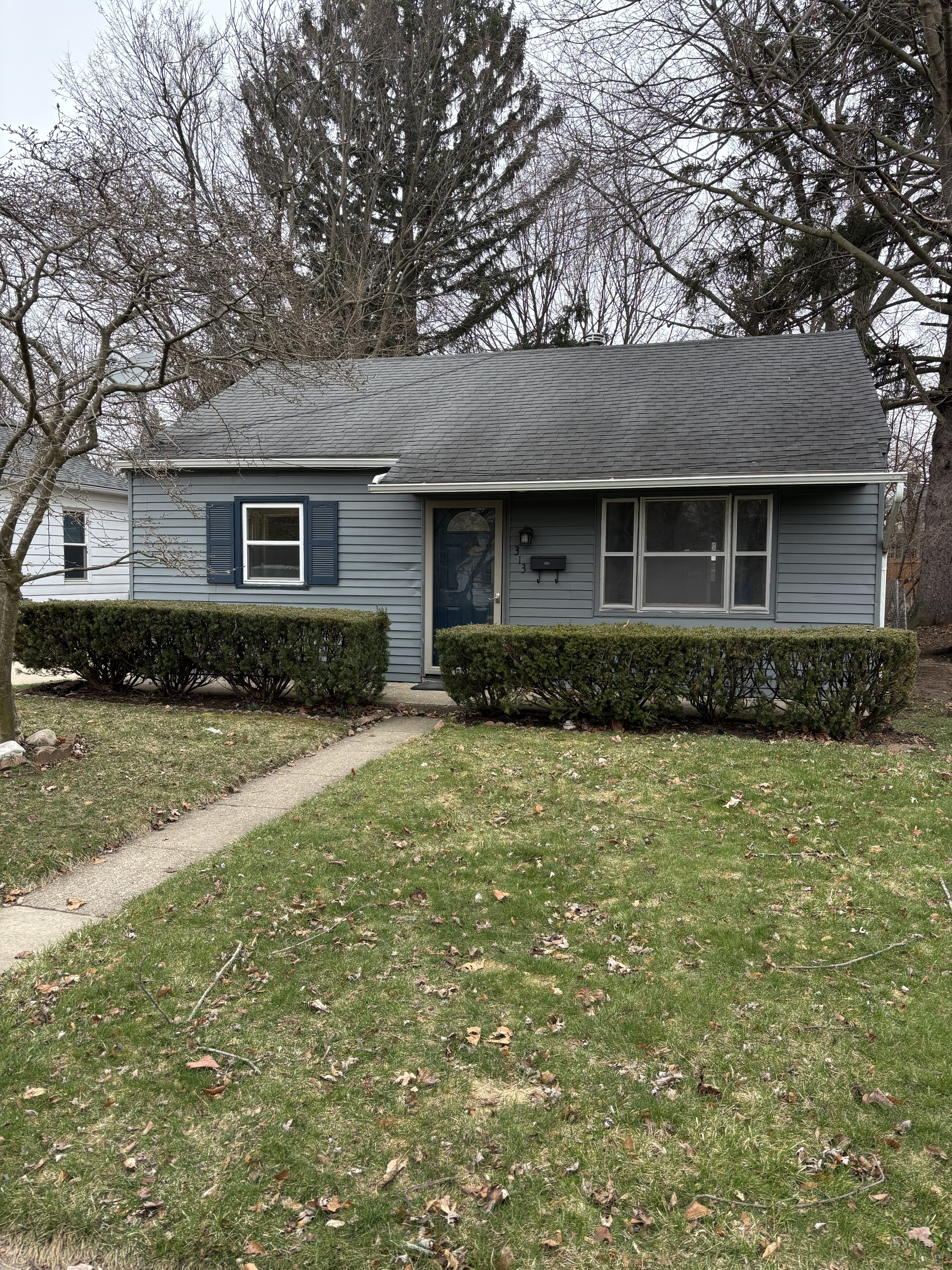 313 East North Street