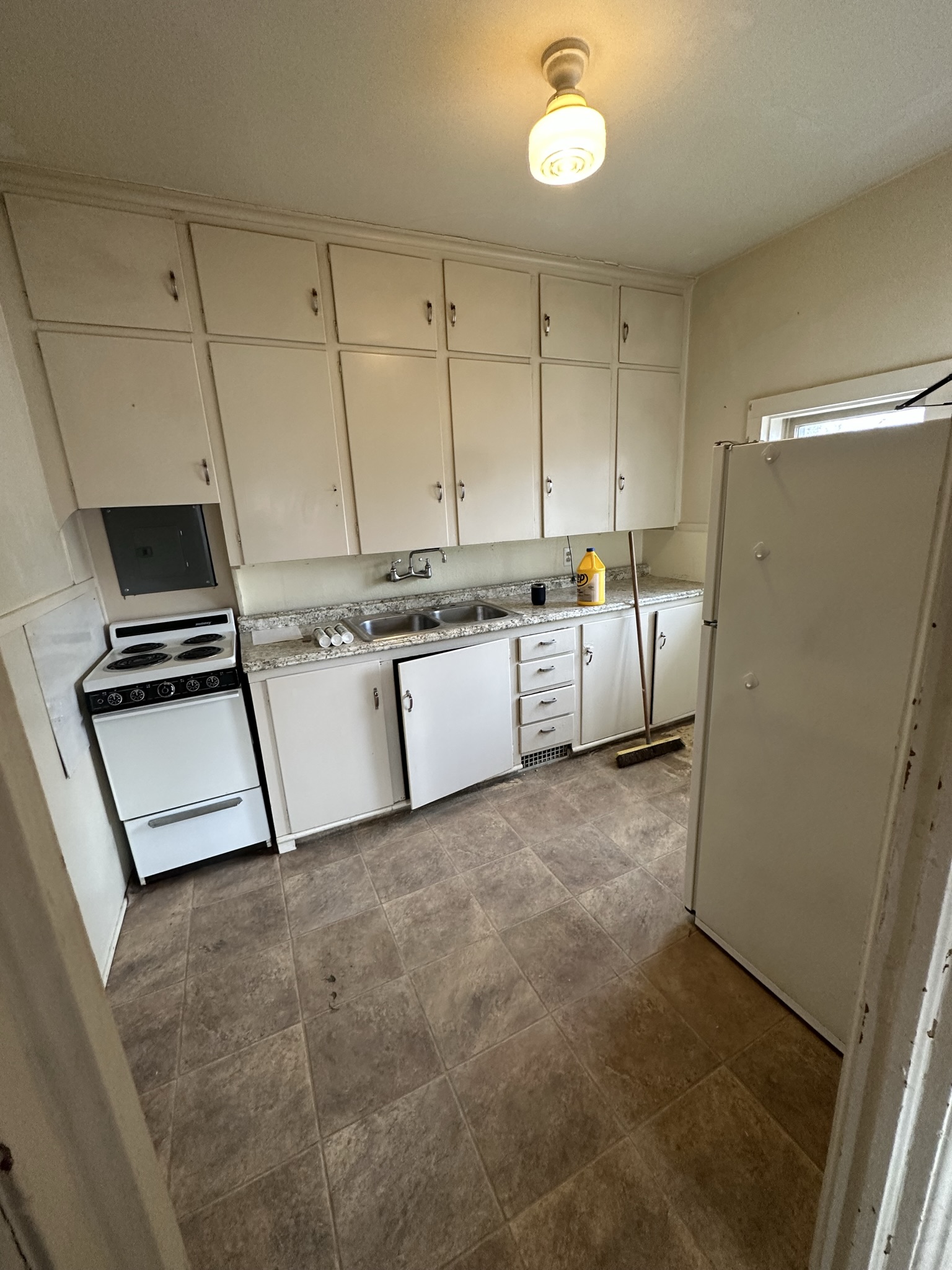 806 S. Superior Street- 2